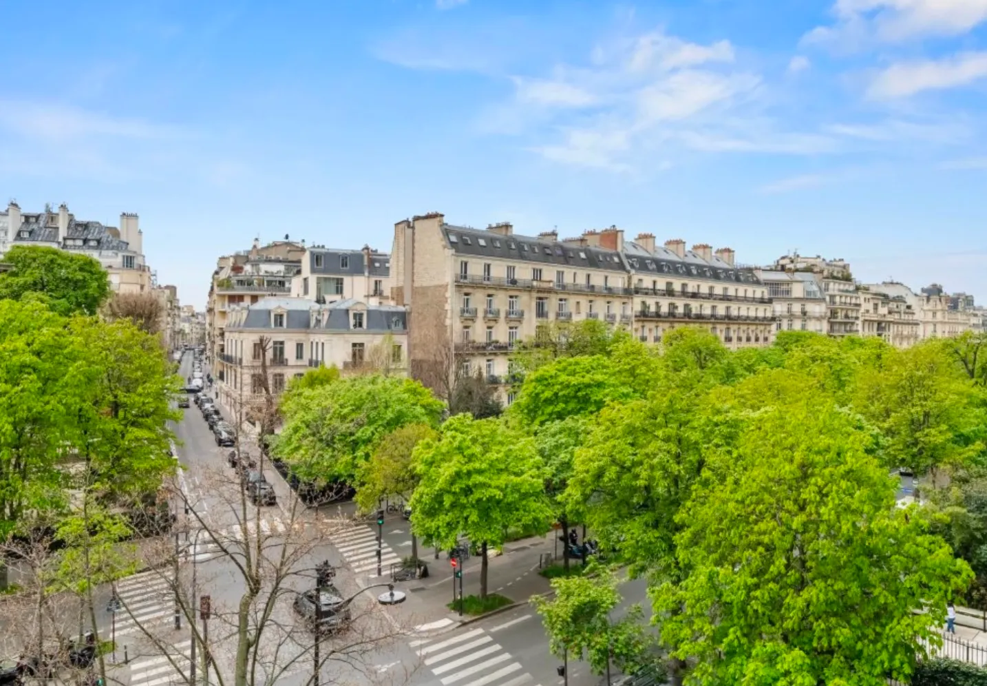 Au 3ème étage bel appartement de 446m2 avec vue dégagée