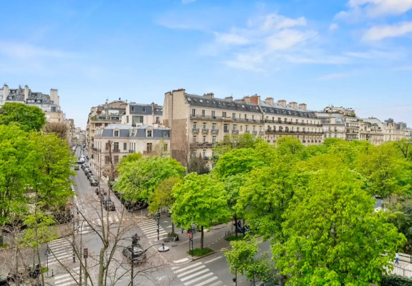 Au 3ème étage bel appartement de 446m2 avec vue dégagée
