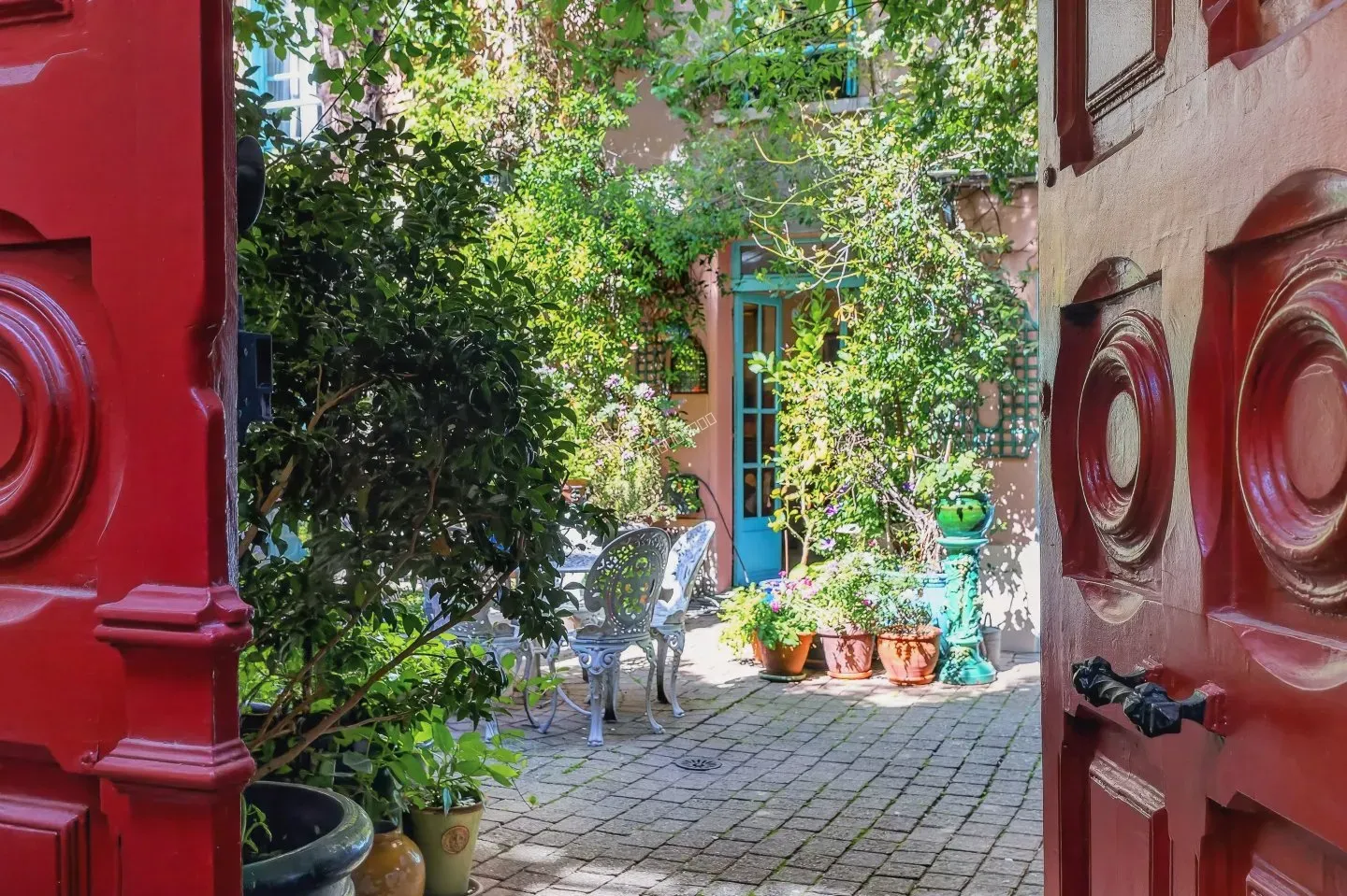 Rare maison d'environ 189m2 ouvrant sur une terrasse jardin