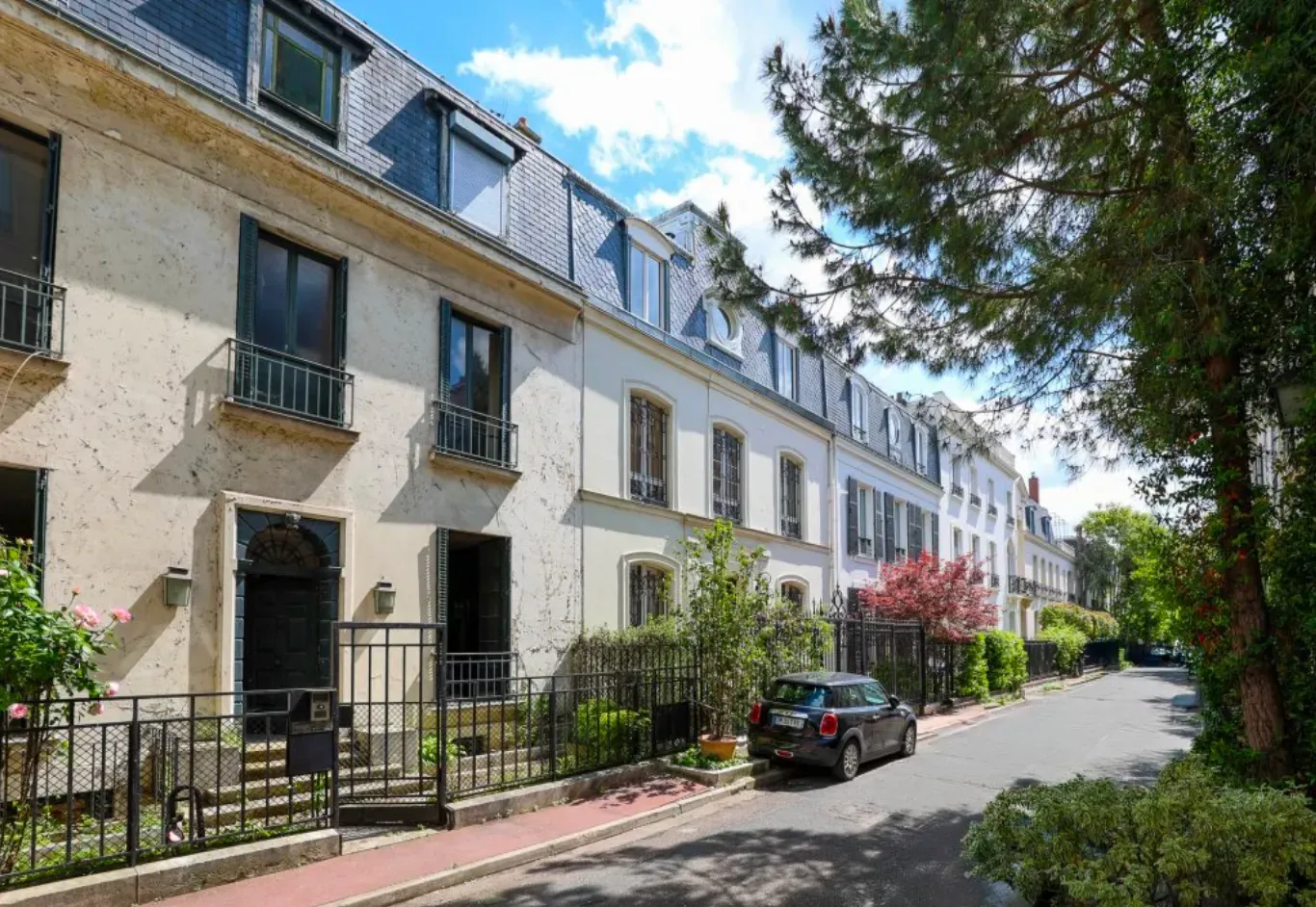 Au calme, très bel hôtel particulier avec jardin à rénover
