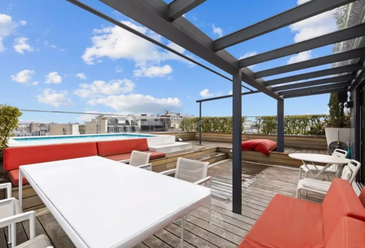 Exceptionnel penthouse de 250m2 avec piscine et terrasses avec vues