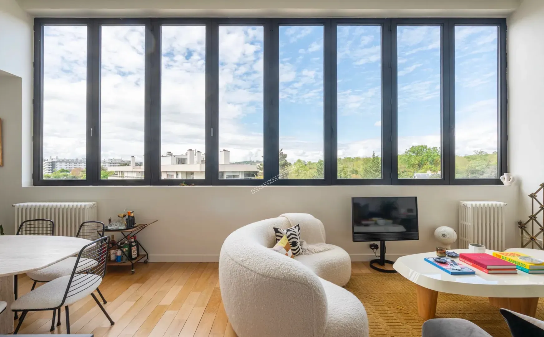 Maison d'architecte entièrement rénovée de 200m2 sur terrasse jardin de 57m2