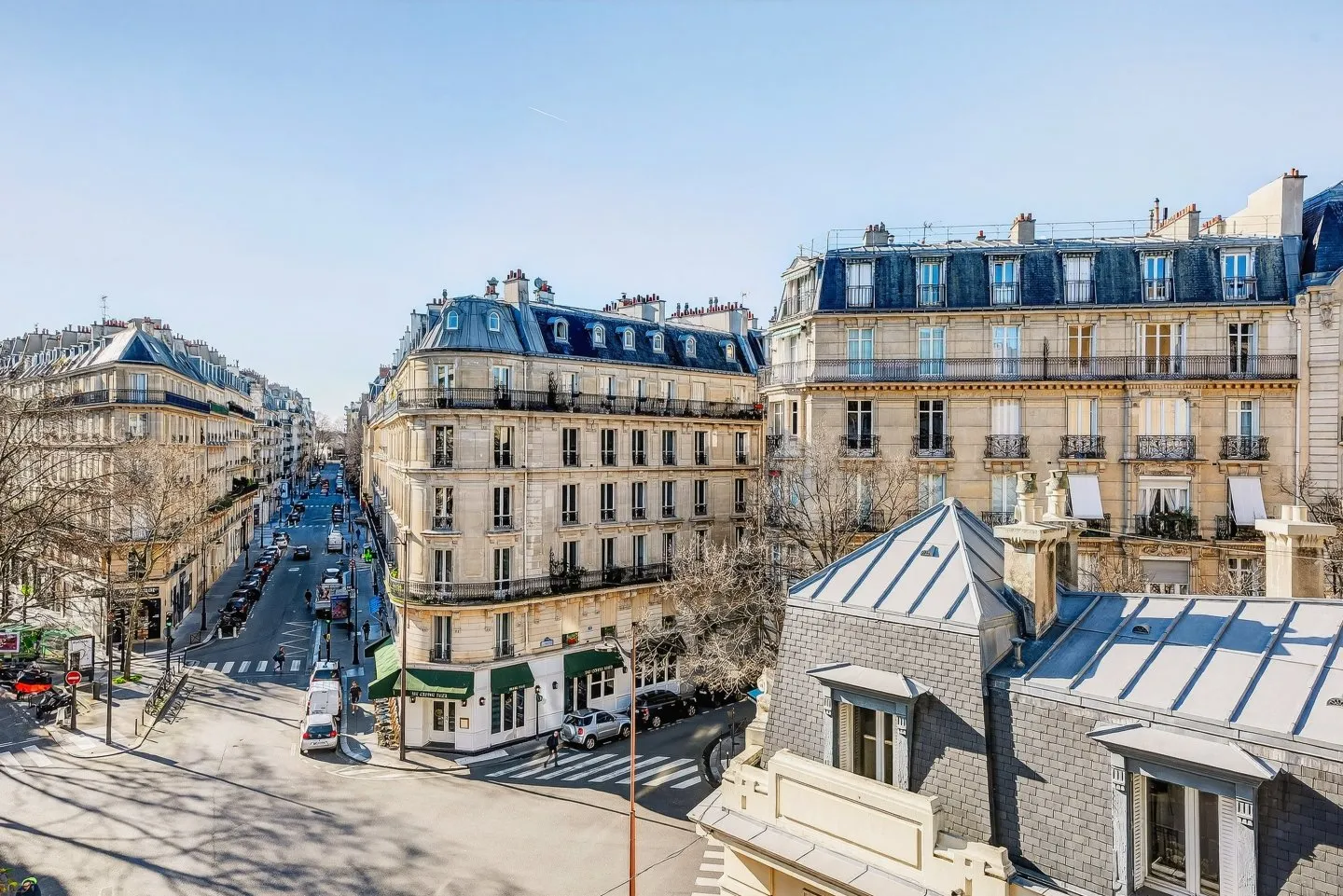 LOCATION : Au 4ème étage appartement de 112m2